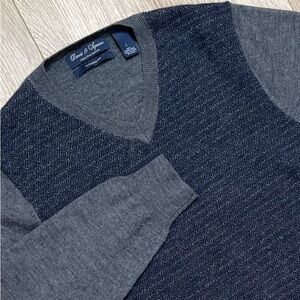 DAVIS & SQUIRE Mens Extra Fine Merino Wool V-Neck Sweater Modern Fit Navy/Gray L